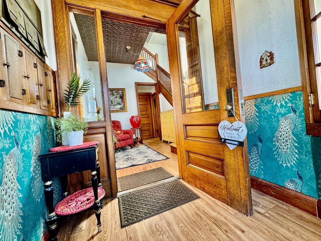 Photo of 1464 Minnehaha Avenue W, Saint Paul, MN 55104 (MLS # 7033066)