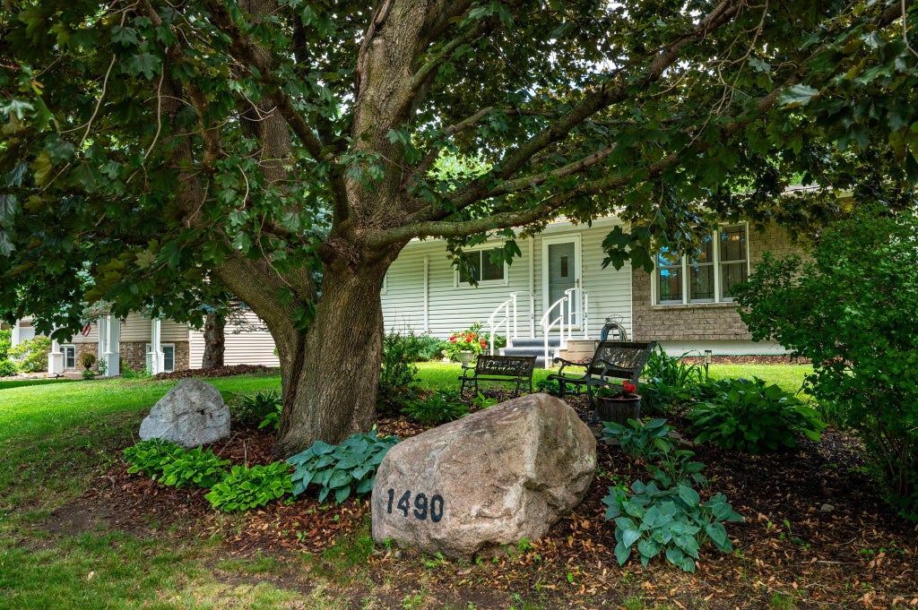 Photo of 1490 Rainbow Avenue, Maple Plain, MN 55359 (MLS # 7090120)