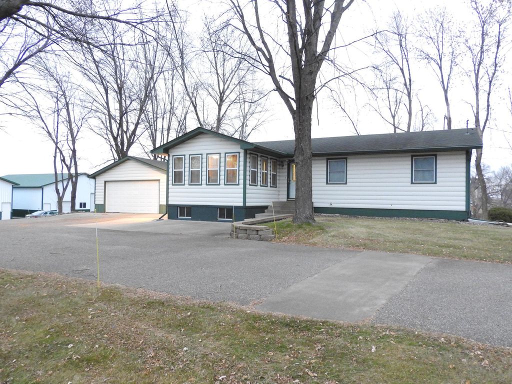 Photo of 724 6th Street N, Winsted, MN 55395 (MLS # 6826911)
