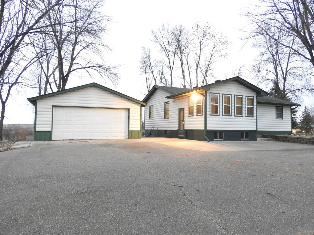 Photo of 724 6th Street N, Winsted, MN 55395 (MLS # 6826911)