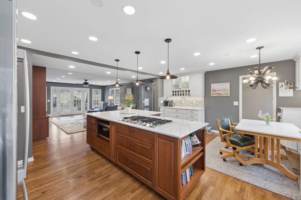 Photo of 6716 W Shore Drive, Edina, MN 55435 (MLS # 7030920)