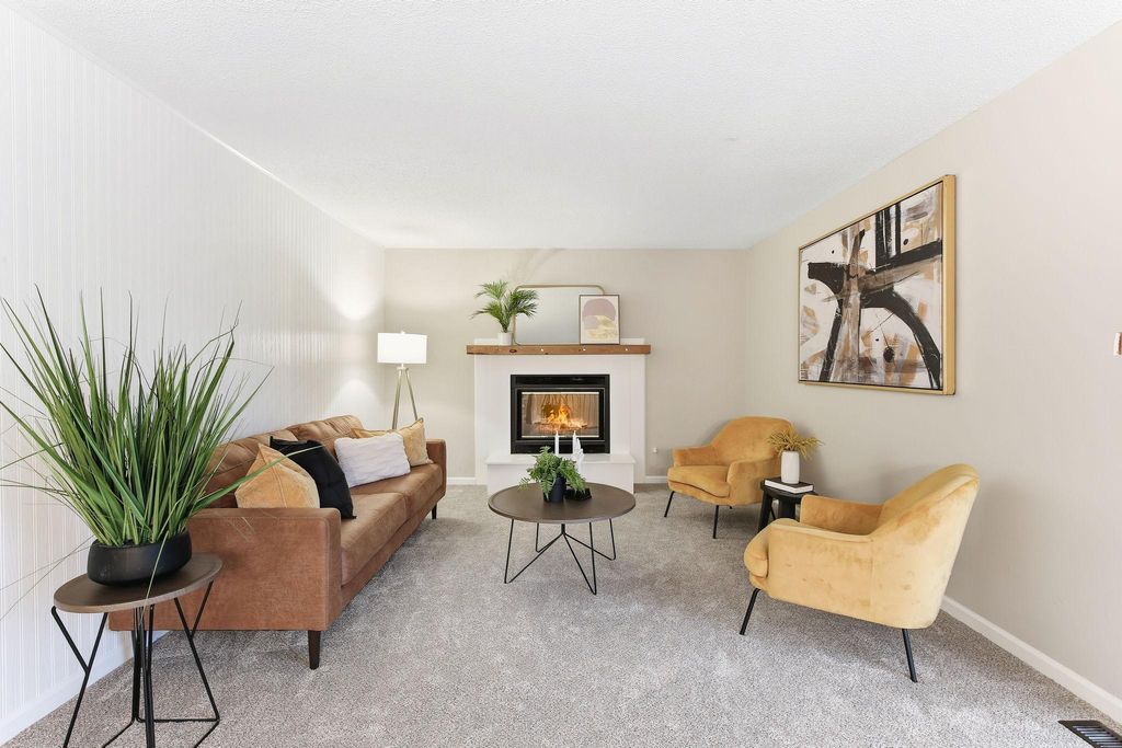 Photo of 144 Avignon Court #13, Woodbury, MN 55125 (MLS # 7003970)