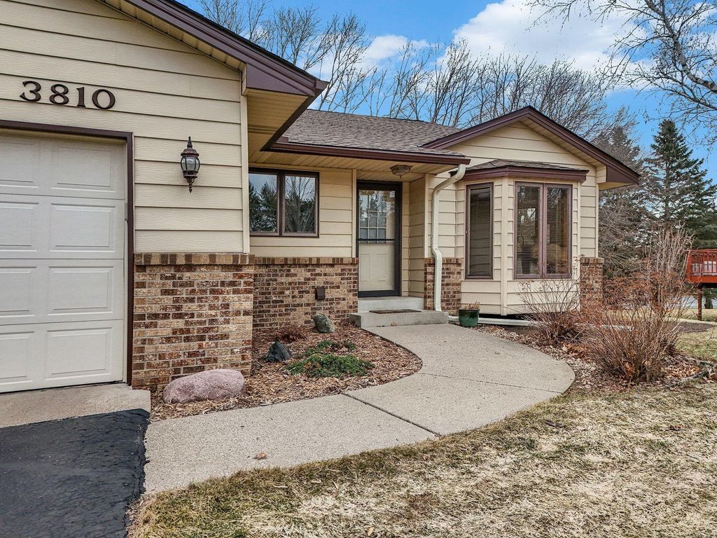 Photo of 3810 Mill Run Court, Eagan, MN 55123 (MLS # 7033477)