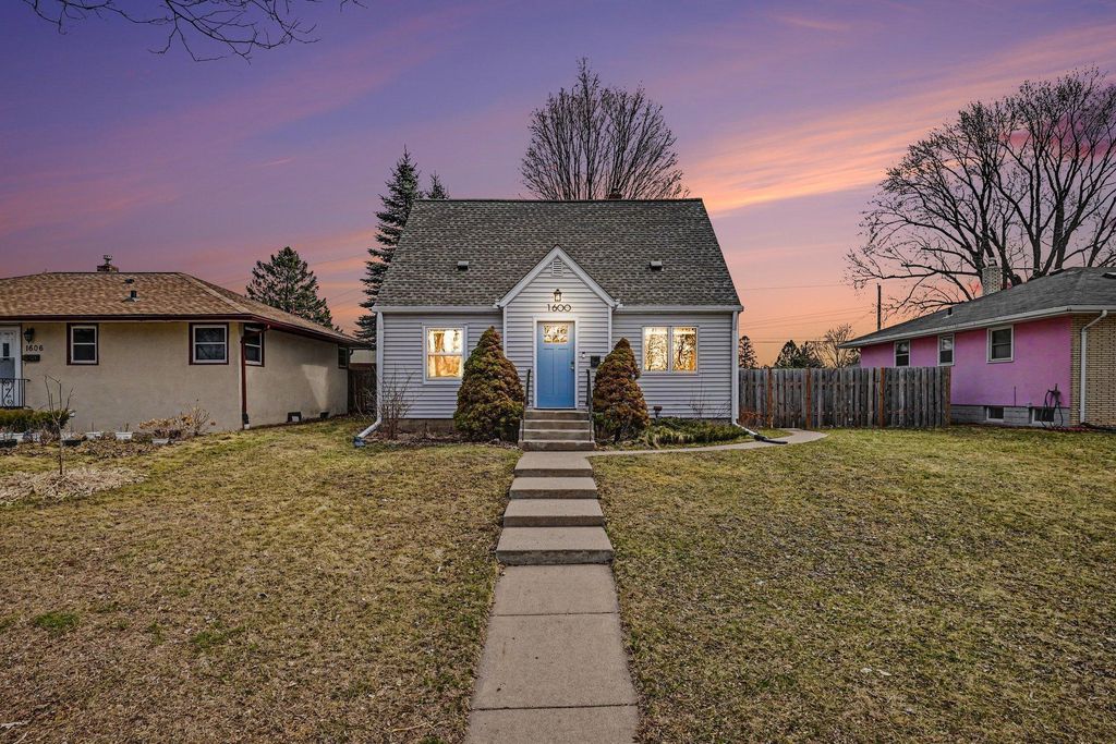 Photo of 1600 Western Avenue N, Saint Paul, MN 55117 (MLS # 7046605)