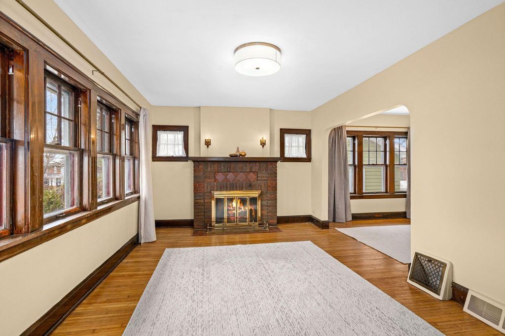 Photo of 821 N 19th Avenue E, Duluth, MN 55812 (MLS # 7054743)