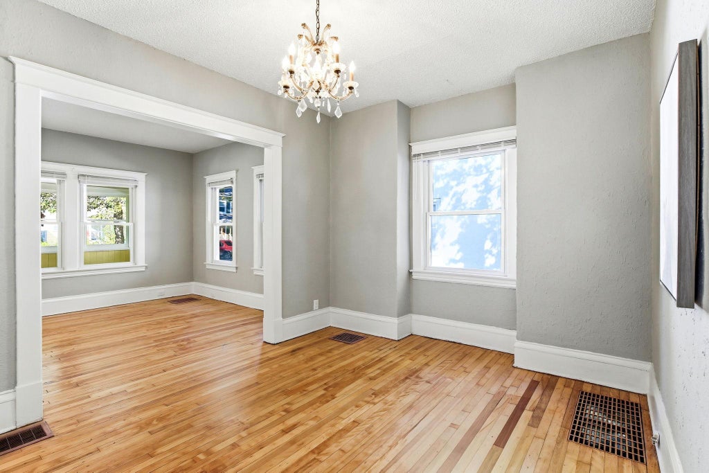Photo of 1040 24th Avenue SE, Minneapolis, MN 55414 (MLS # 7165386)
