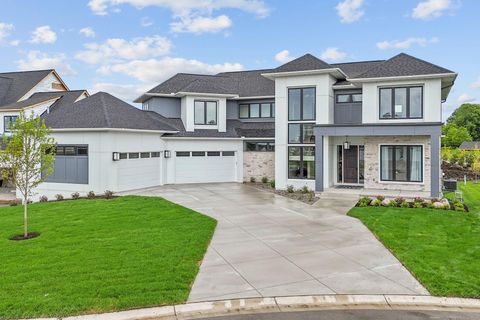 16404 47th Place N Plymouth MN 55446