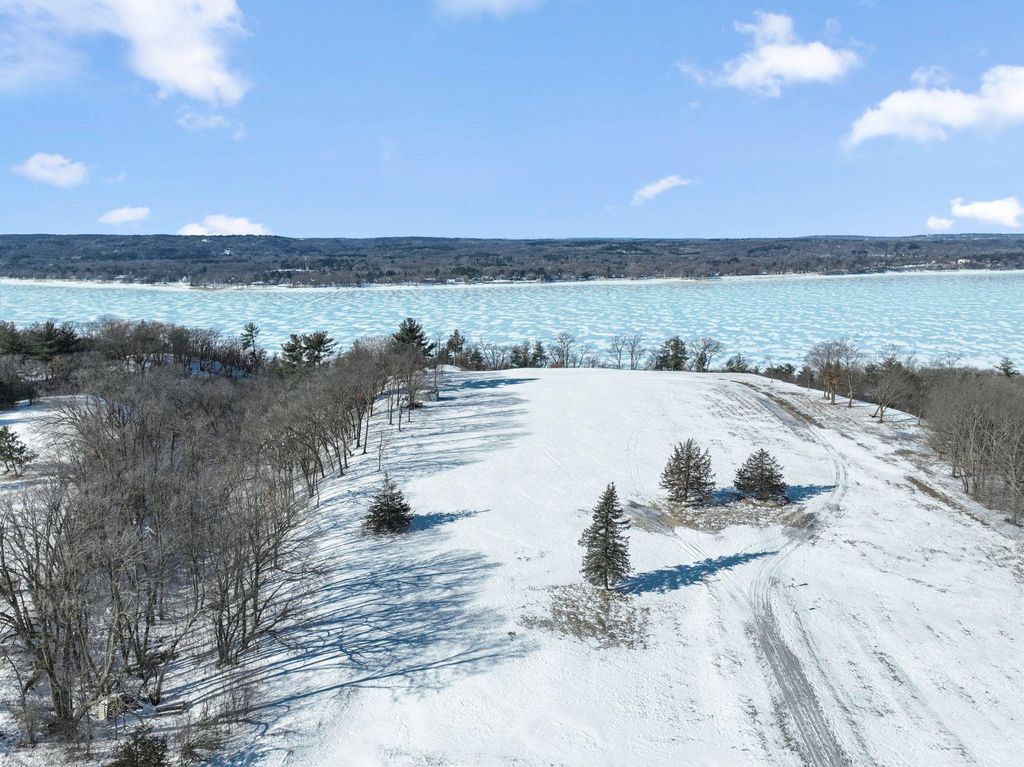 Photo of 256 Salishan Drive, Hudson, WI 54016 (MLS # 7062109)