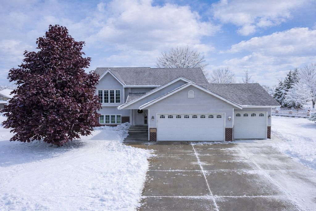Photo of 211 Clover Court, Jordan, MN 55352 (MLS # 7009140)
