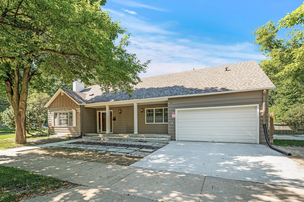 Photo of 1419 6th Street SW, Rochester, MN 55902 (MLS # 7108665)