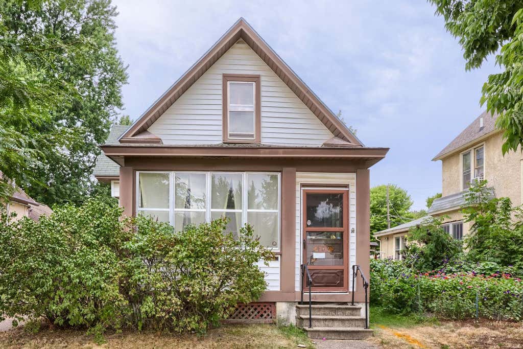 Photo of 409 View Street, Saint Paul, MN 55102 (MLS # 7120801)