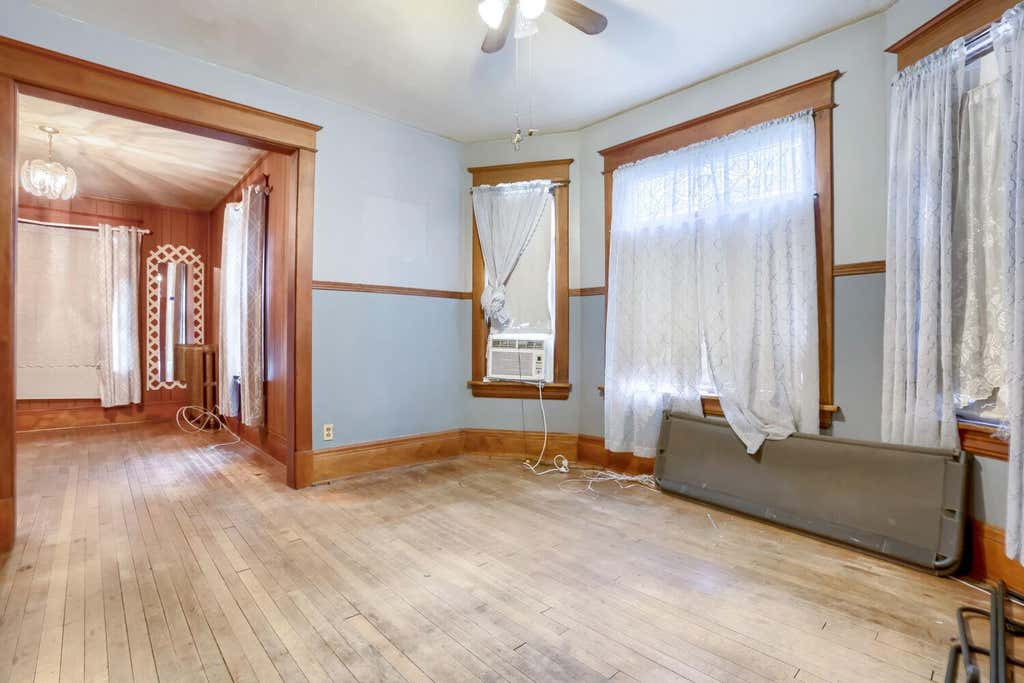 Photo of 409 View Street, Saint Paul, MN 55102 (MLS # 7120801)