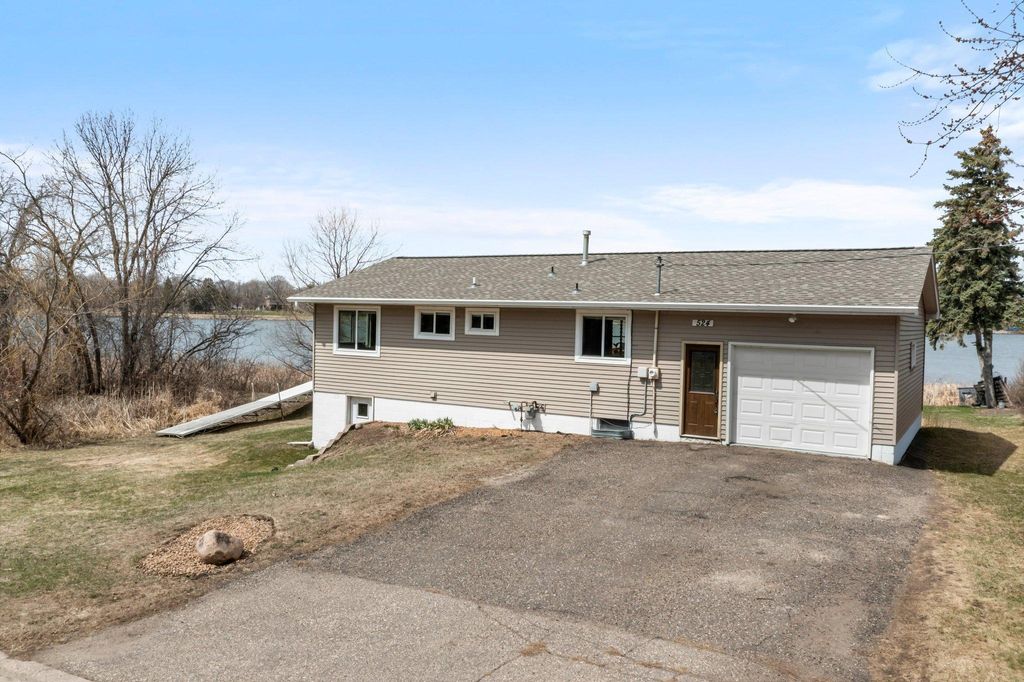 Photo of 524 Lakeshore Circle, Annandale, MN 55302 (MLS # 7046847)