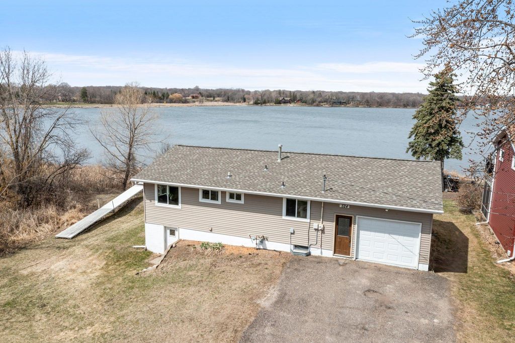 Photo of 524 Lakeshore Circle, Annandale, MN 55302 (MLS # 7046847)