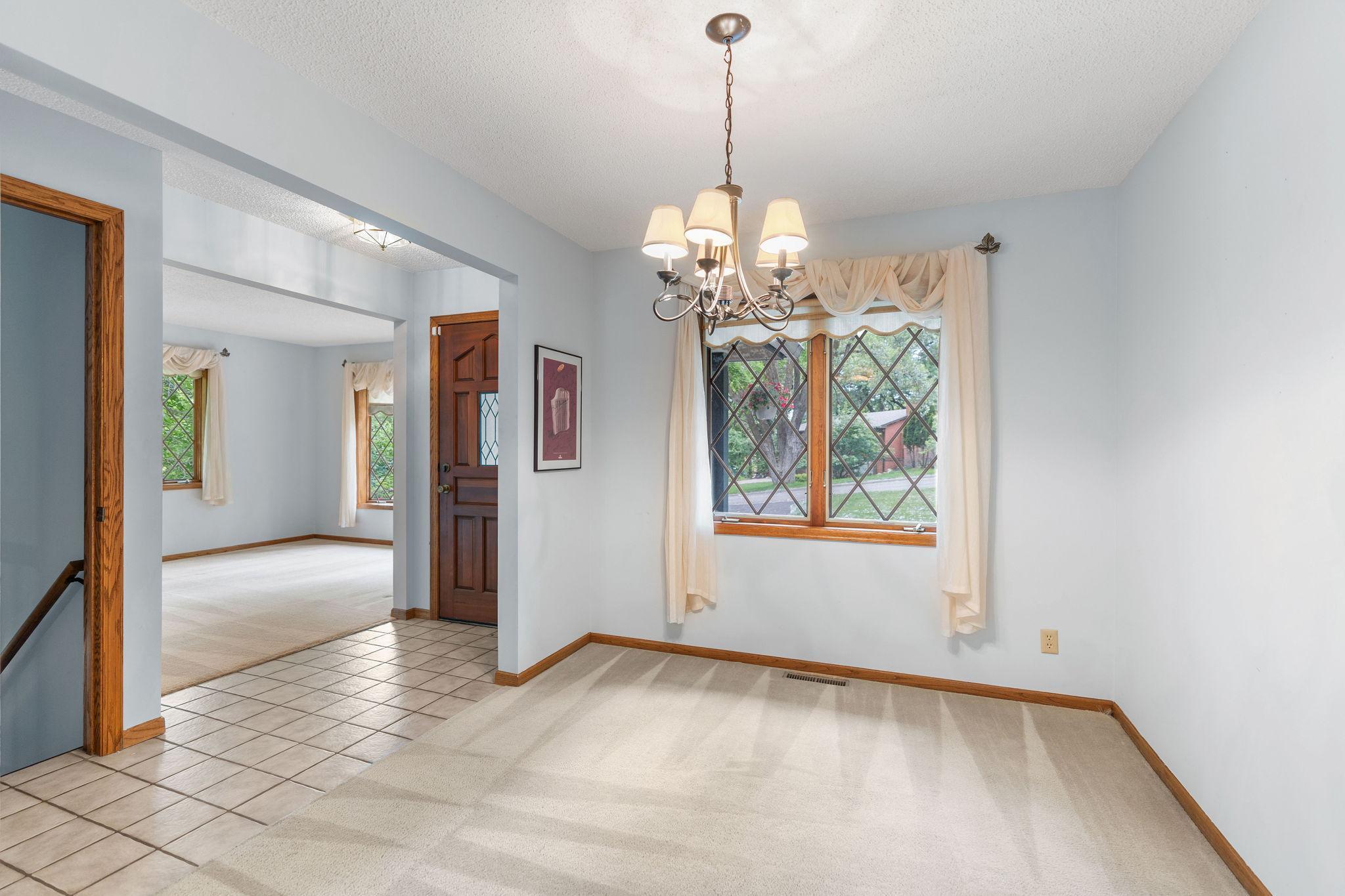 1527 Clarendon Drive