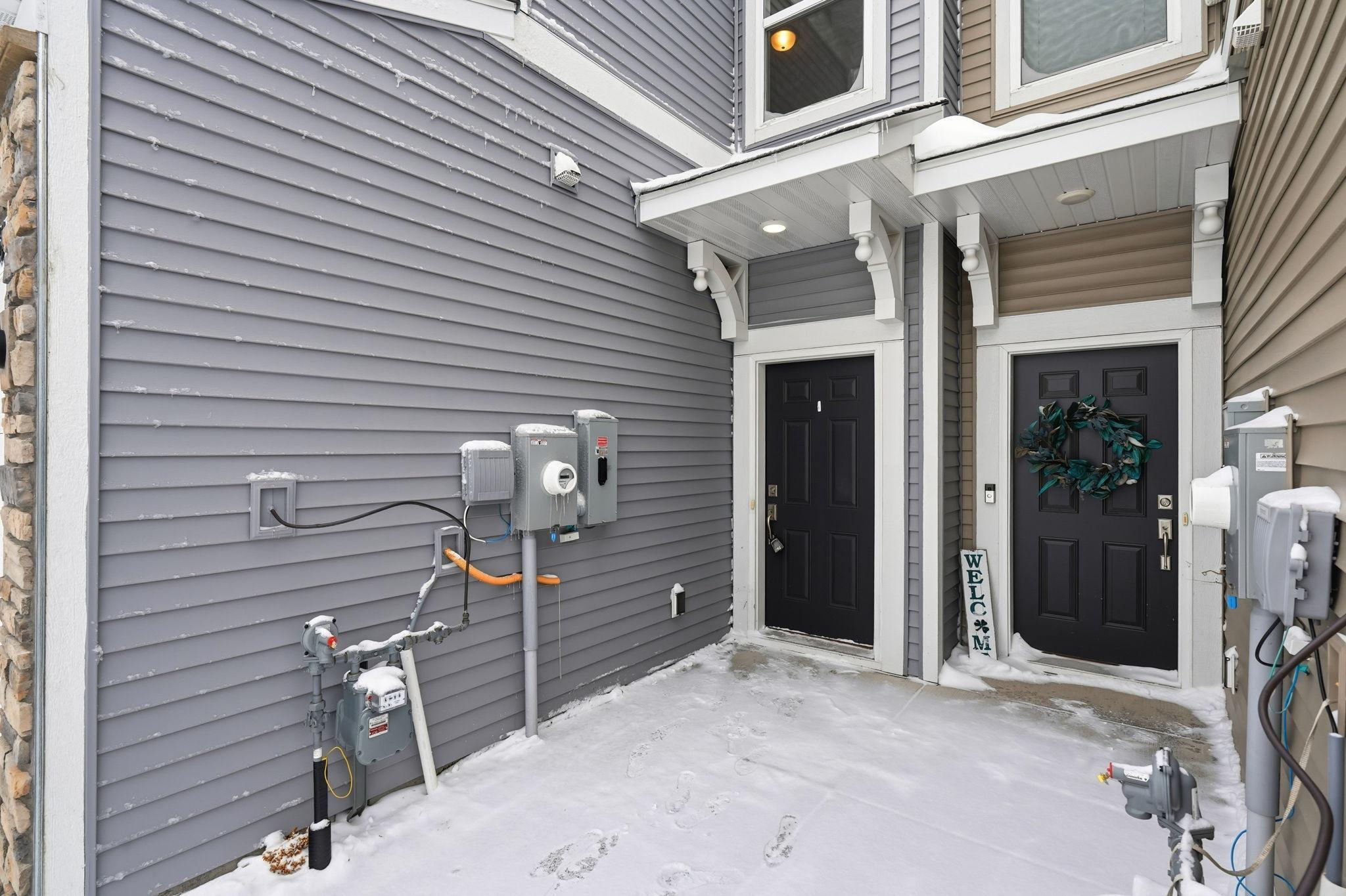 9669 4th Street Lane N