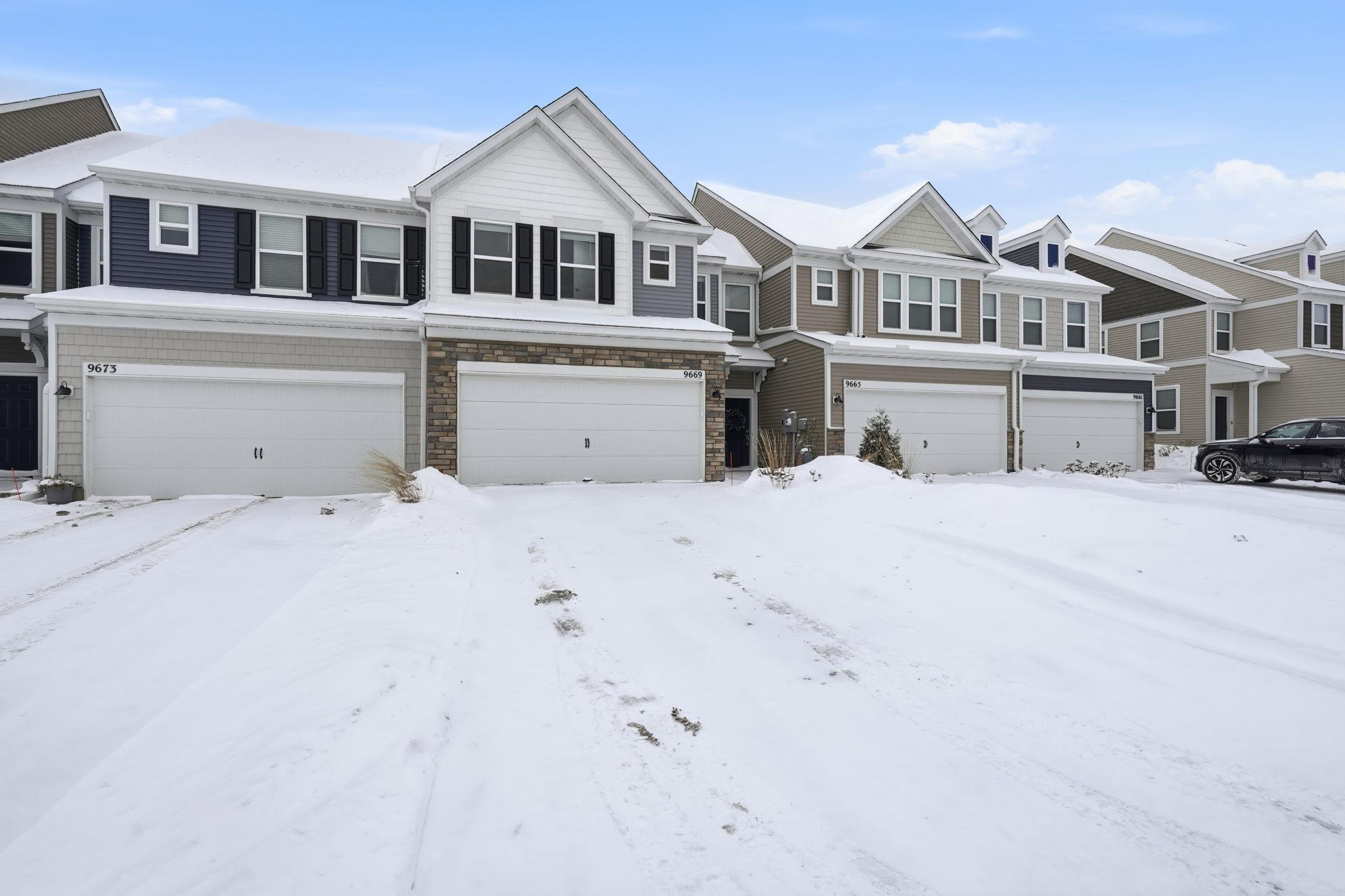 9669 4th Street Lane N