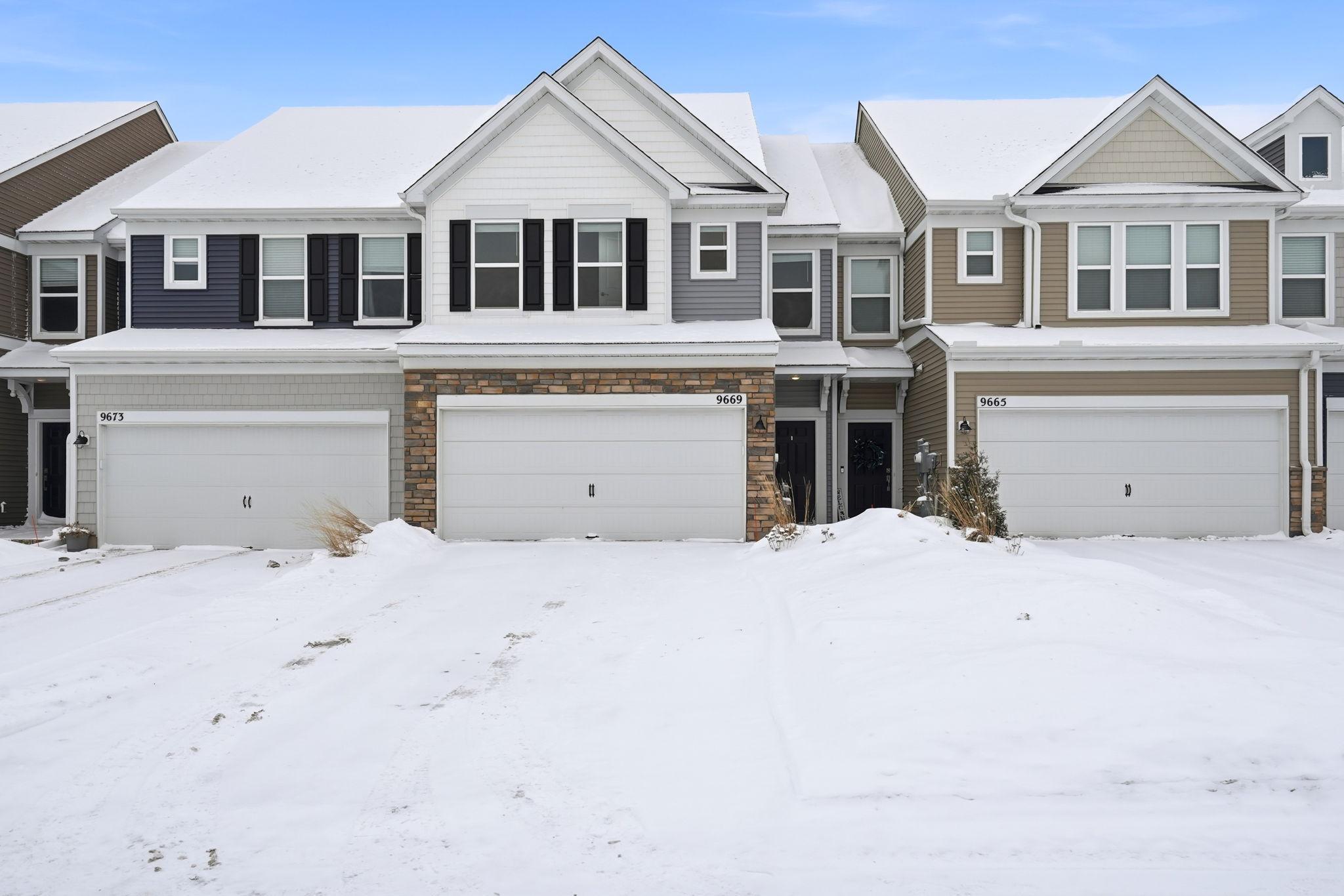 9669 4th Street Lane N