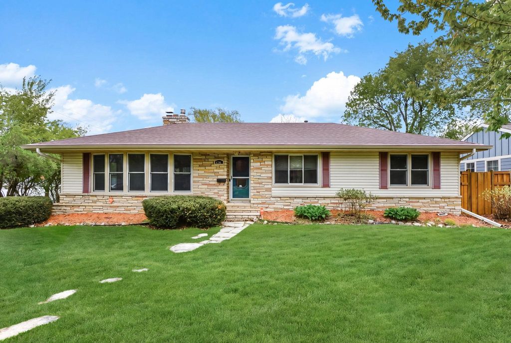 Photo of 5101 Oxford Avenue, Edina, MN 55436 (MLS # 7069807)