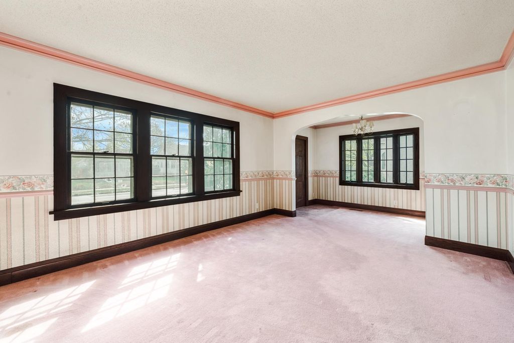 Photo of 4143 Vincent Avenue N, Minneapolis, MN 55412 (MLS # 7065668)