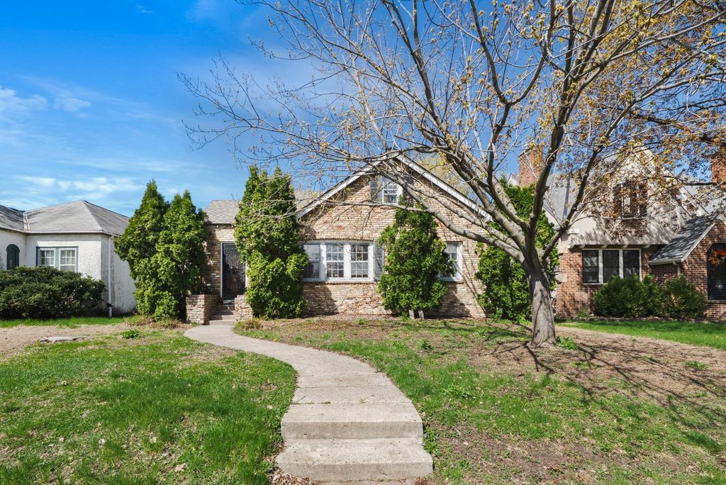 Photo of 4143 Vincent Avenue N, Minneapolis, MN 55412 (MLS # 7065668)
