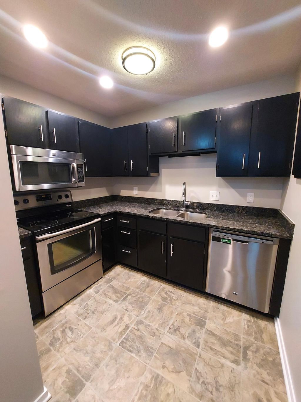 Photo of 311 Pleasant Avenue #404, Saint Paul, MN 55102 (MLS # 7029360)