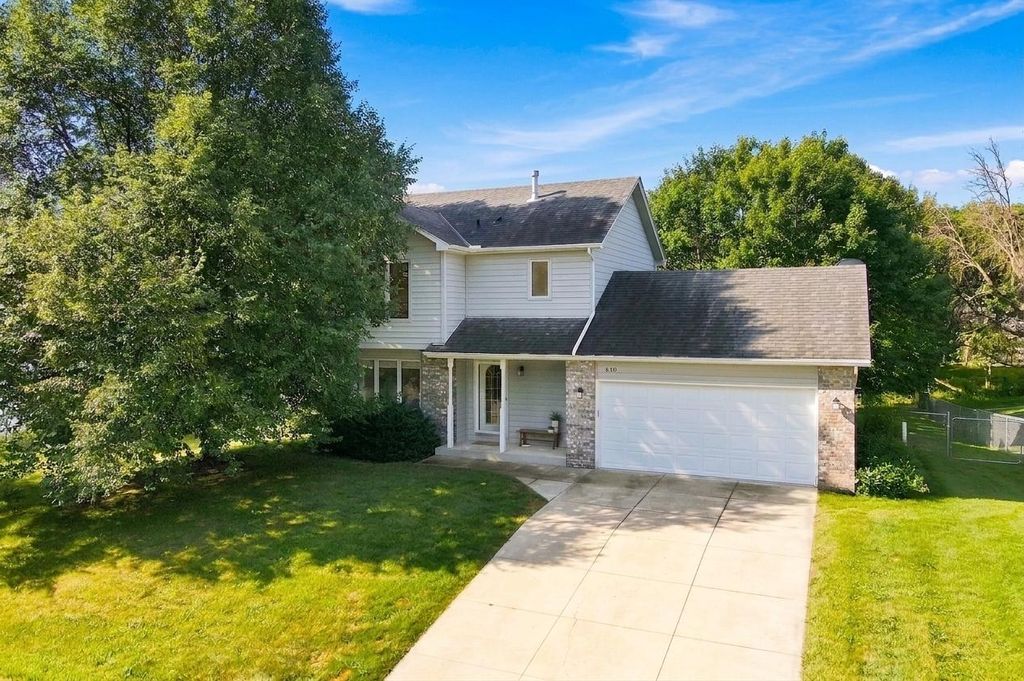 Photo of 840 Northview Park Road, Eagan, MN 55123 (MLS # 7110911)