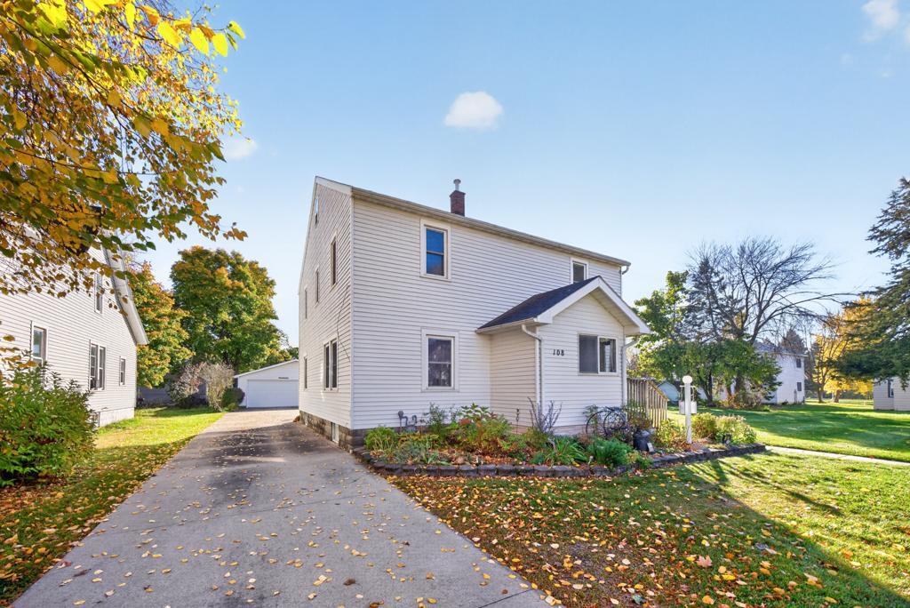 Photo of 108 12th Street NE, Austin, MN 55912 (MLS # 7167406)