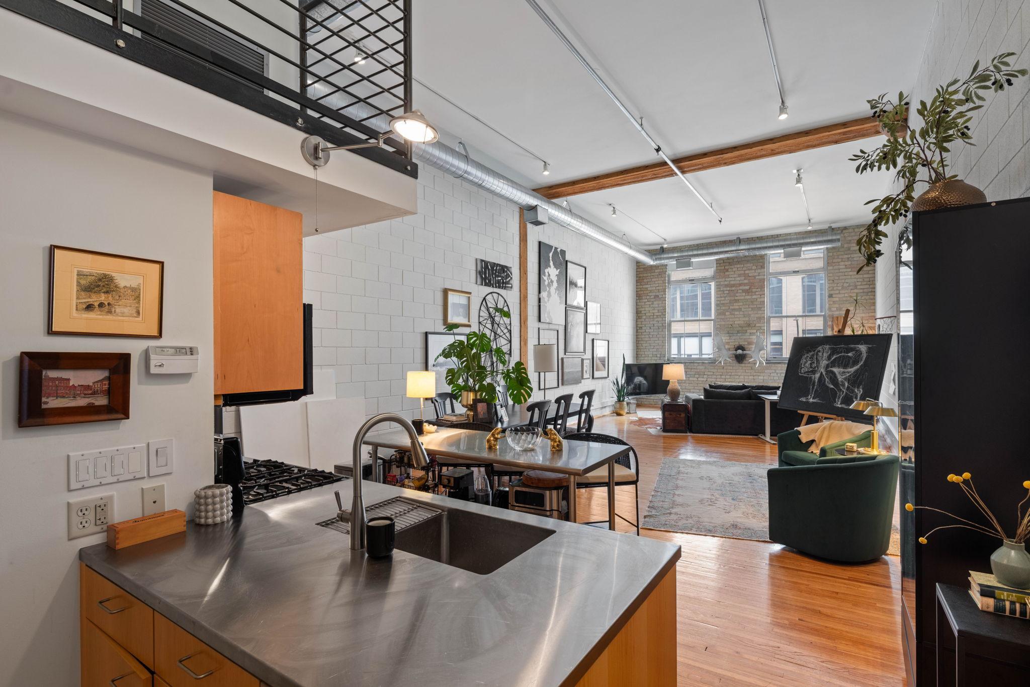 801 Washington Avenue N 210