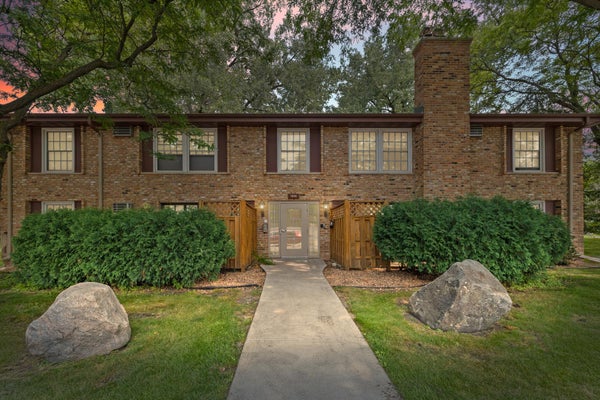 4600 CEDAR LAKE RD S APT 2, MINNEAPOLIS, MN 55416 - Image d1ae7d4c8d7c014dfa5ecbe654881b2d/2000643547