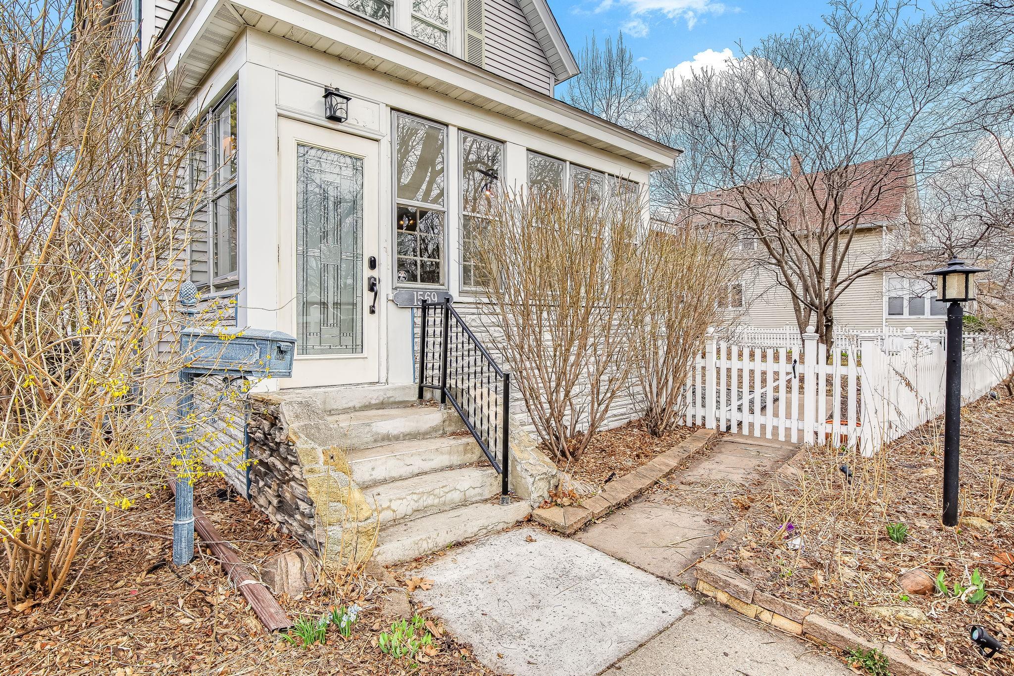 1569 Race Street