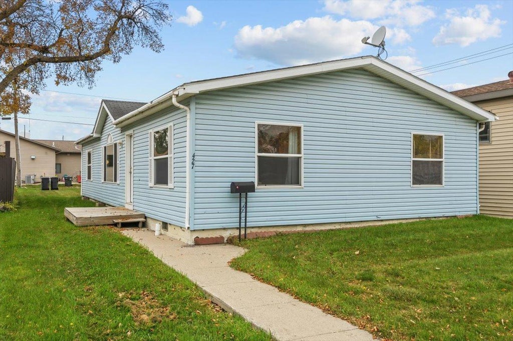 Photo of 427 6th Street N, Breckenridge, MN 56520 (MLS # 7159283)