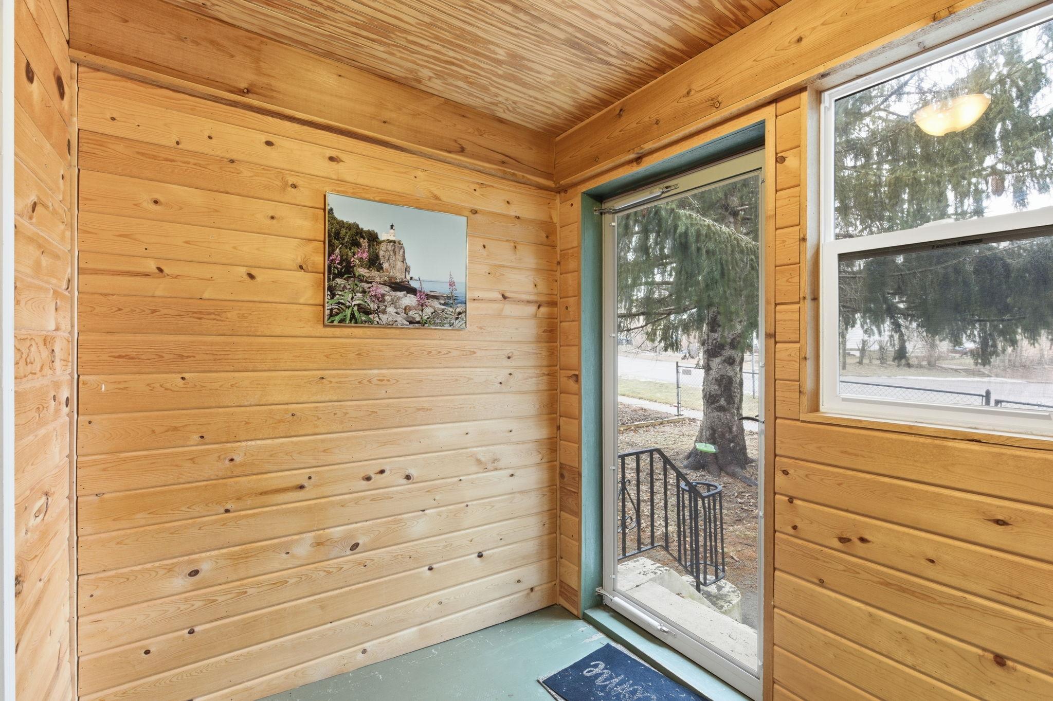 902 Dodd Road