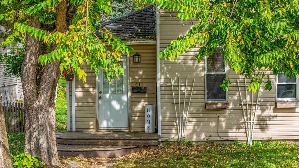 Photo of 411 Oak Avenue SE, Montgomery, MN 56069 (MLS # 7032037)