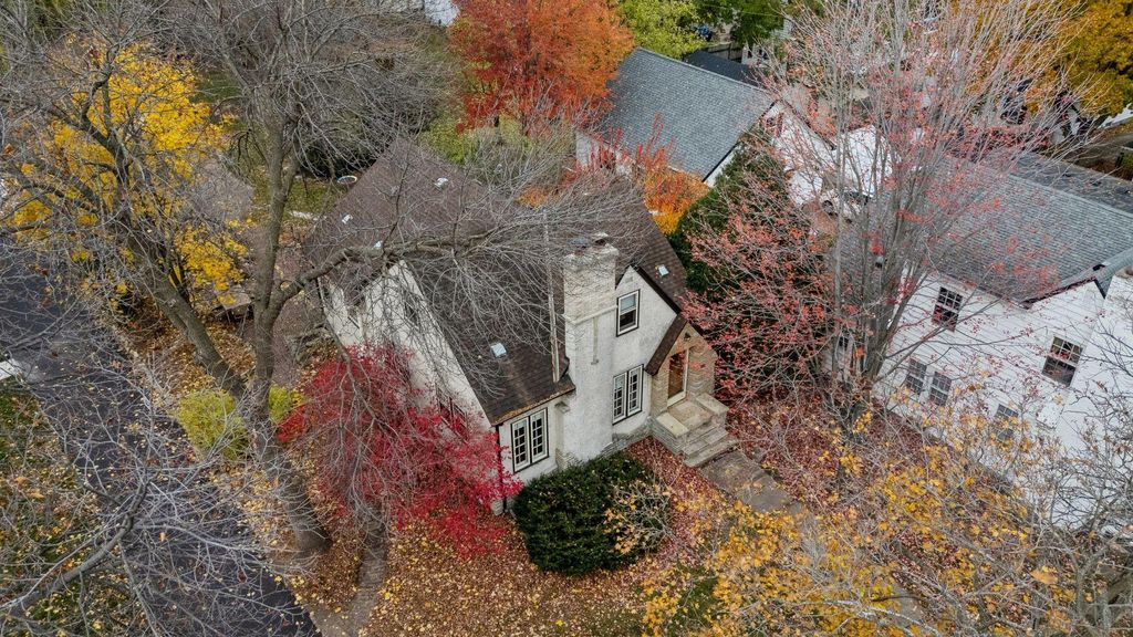 Photo of 5512 Clinton Avenue, Minneapolis, MN 55419 (MLS # 6809669)