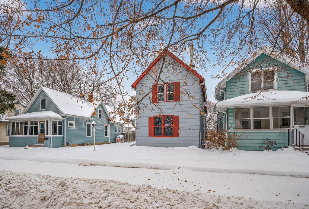 Photo of 305 Osceola Avenue S, Saint Paul, MN 55102 (MLS # 7000566)