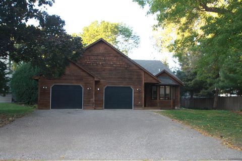 1516 Rushmore Drive Burnsville MN 55306