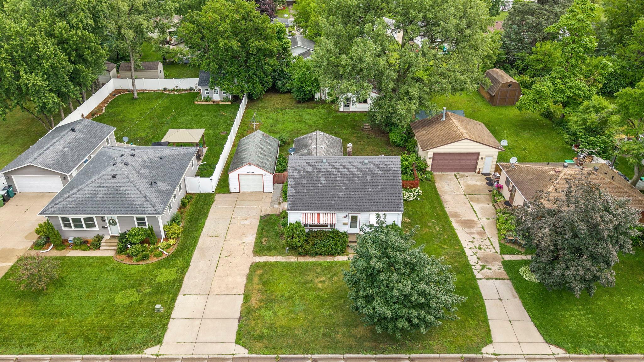 823 Oakwood Drive