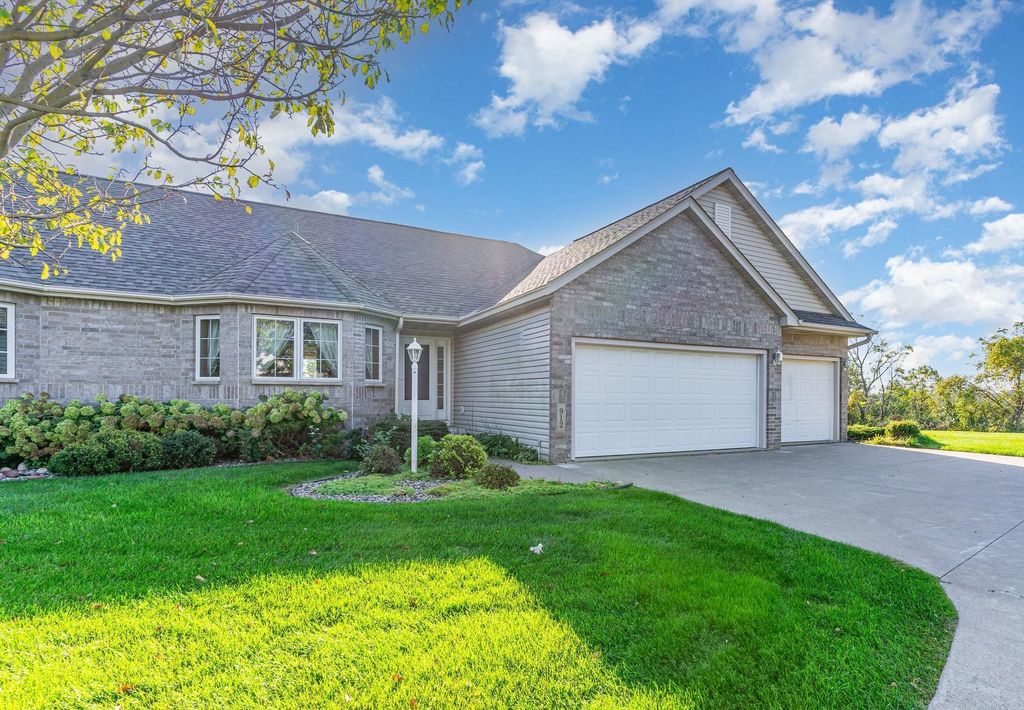 Photo of 912 Aurora Circle, Red Wing, MN 55066 (MLS # 6822651)