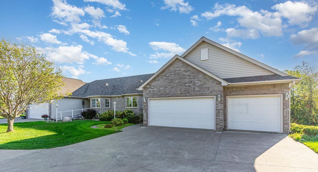 Photo of 912 Aurora Circle, Red Wing, MN 55066 (MLS # 6822651)