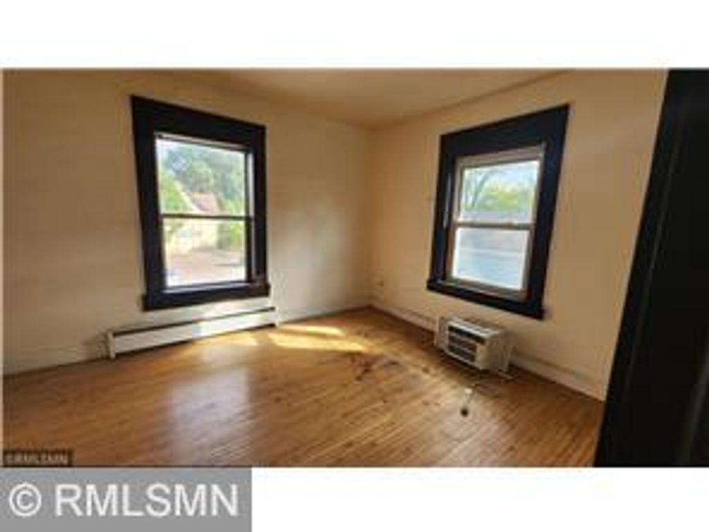 Photo of 1052 Ross Avenue, Saint Paul, MN 55106 (MLS # 7015194)