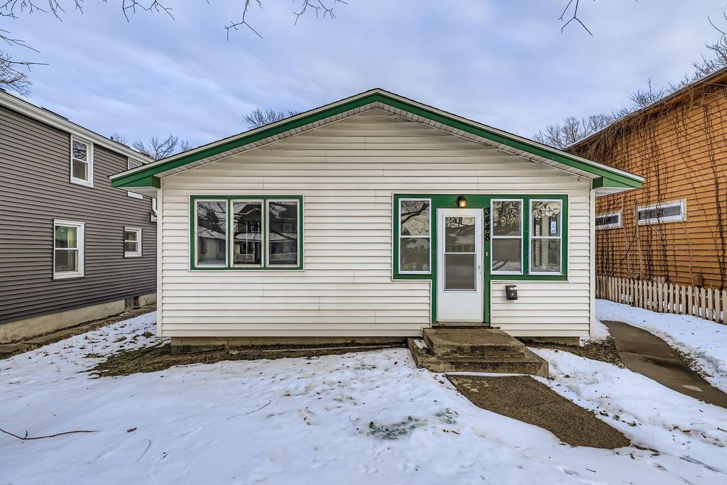 Photo of 3448 Grimes Avenue N, Robbinsdale, MN 55422 (MLS # 7033771)