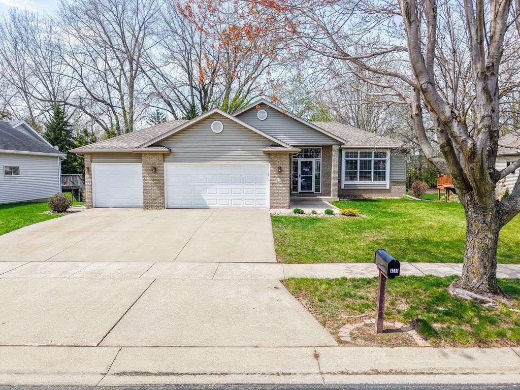 Photo of 4219 Arbor Lane NW, Rochester, MN 55901 (MLS # 7056897)