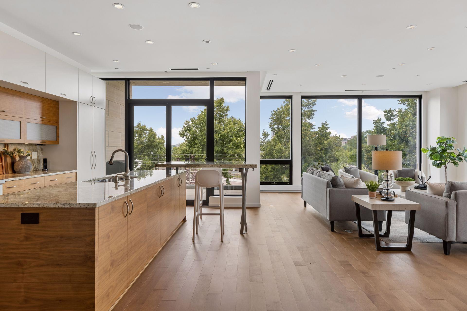 1805 W Lake Street 202