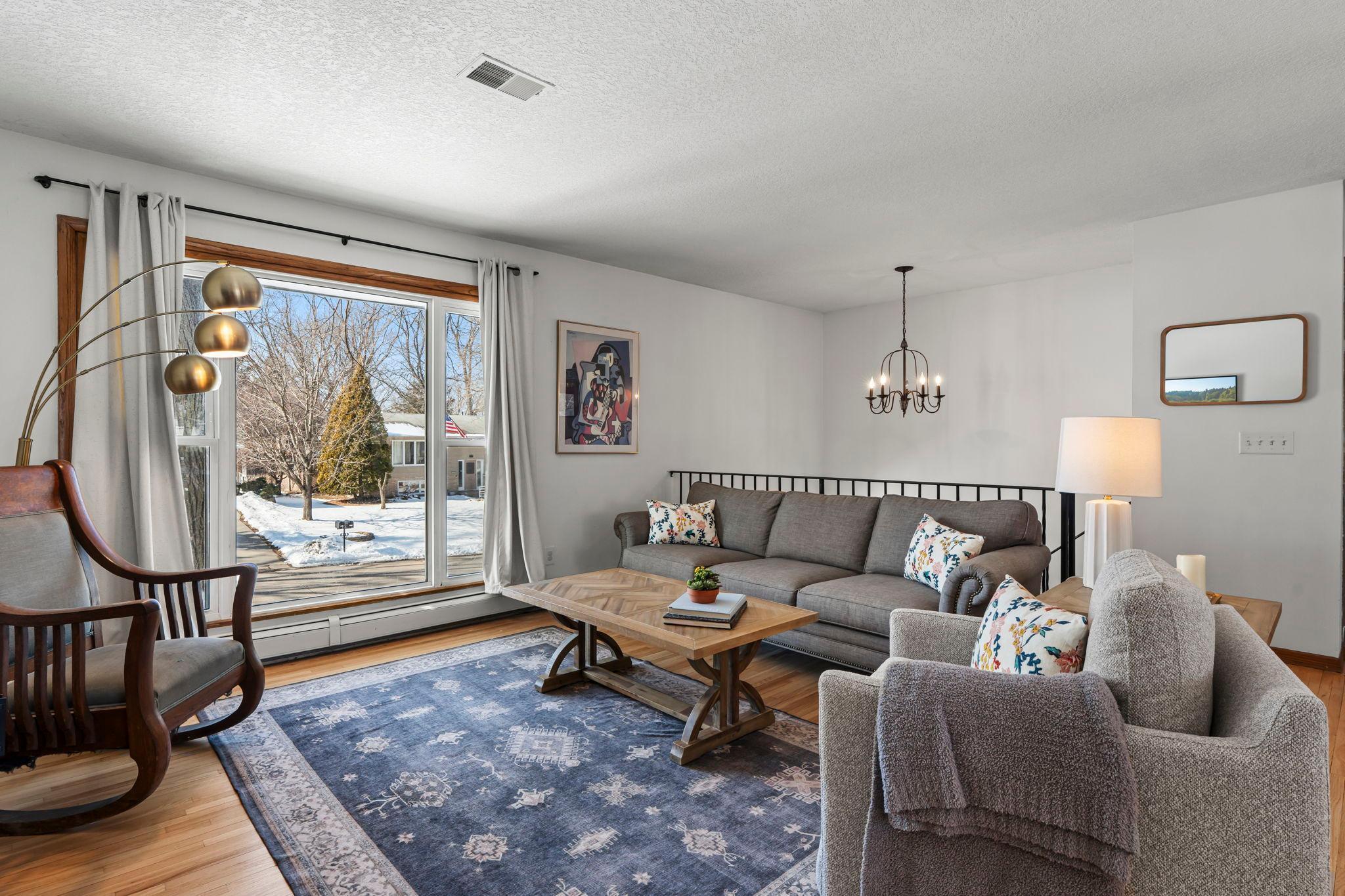 4017 Shamrock Drive NE