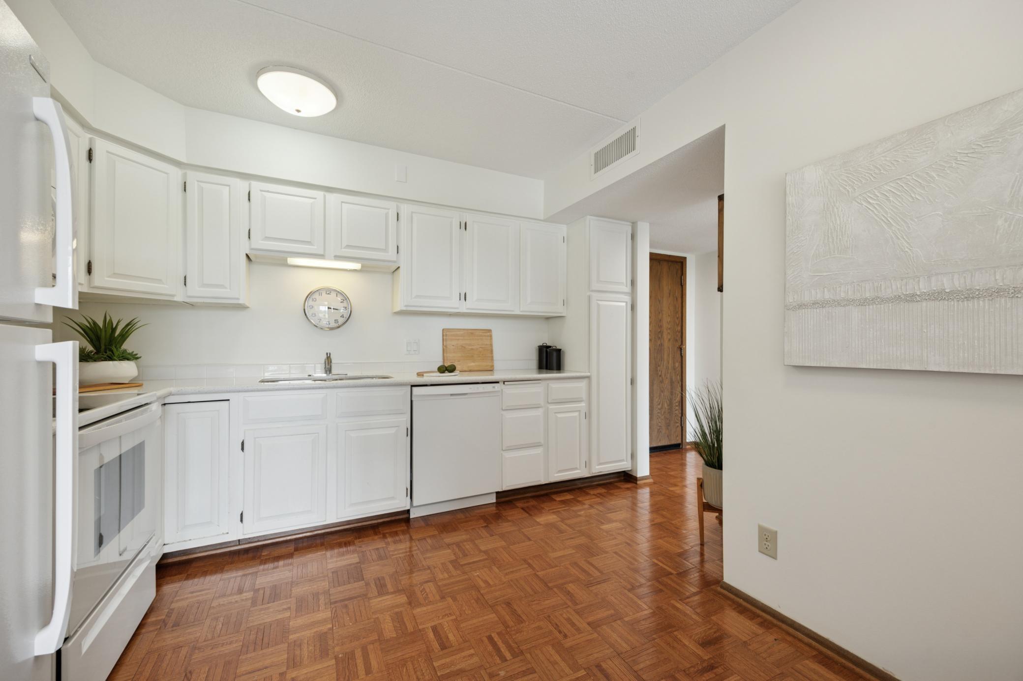 7200 York Avenue S 304