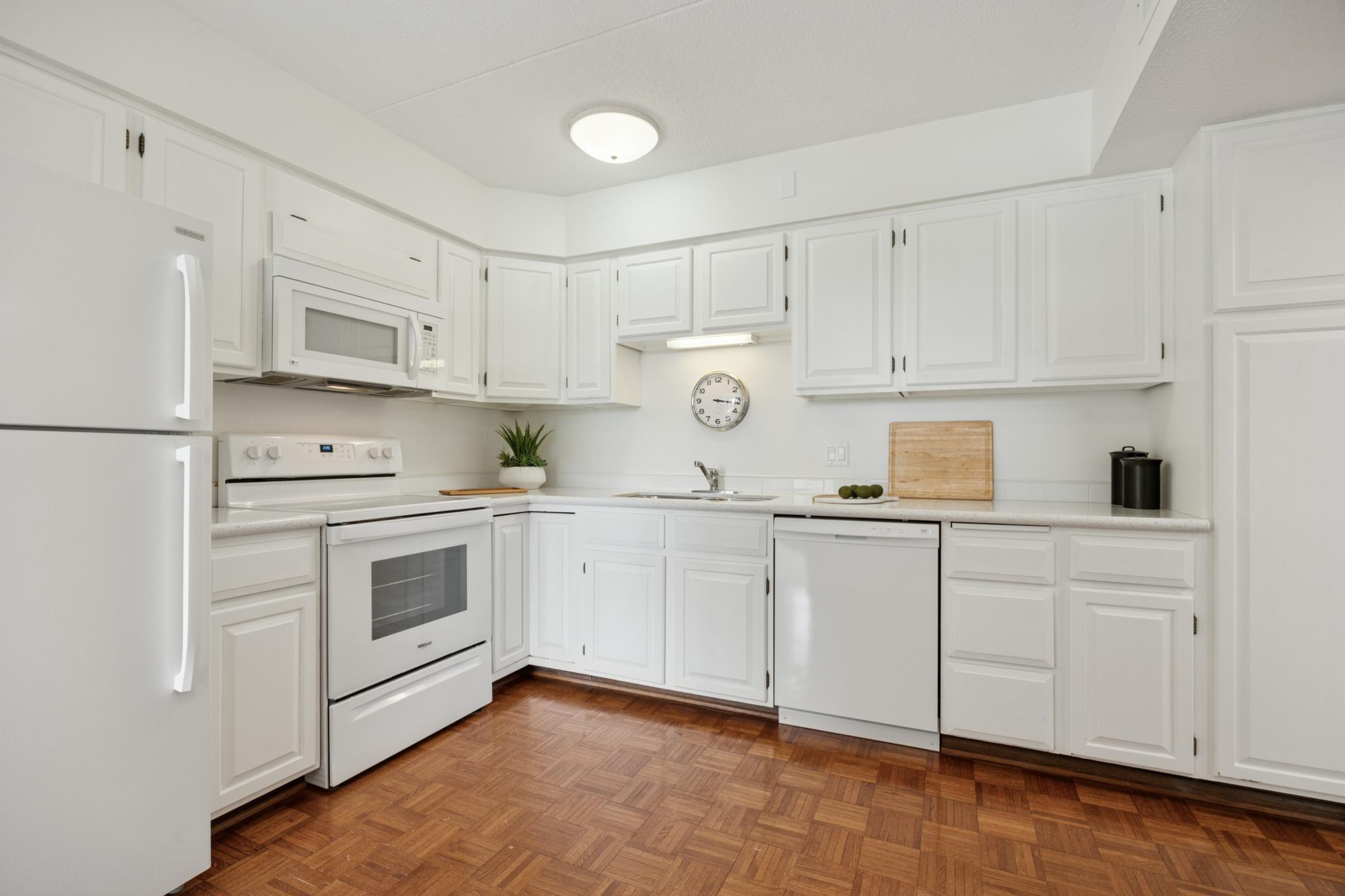 7200 York Avenue S 304