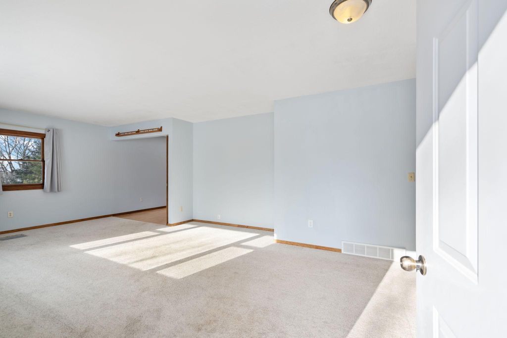 Photo of 806 Glover Road, Troy Twp, WI 54022 (MLS # 6822704)