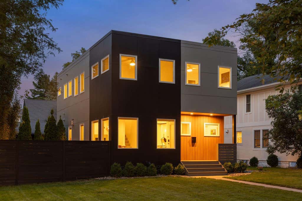 Photo of 1242 Edgcumbe Road, Saint Paul, MN 55105 (MLS # 7113961)