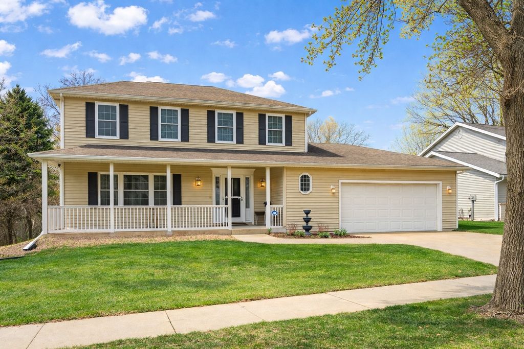 Photo of 1817 13th Avenue NE, Rochester, MN 55906 (MLS # 7046102)